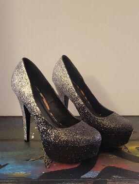 Qupid Black and Silver Glitter Ombre Platform Pumps